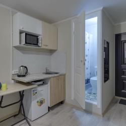 Фото Отель YourHouse (ЙоХаус) в 1-м микрорайоне 76