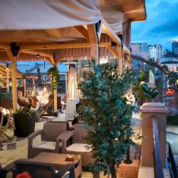 Фото V hotel & Rooftop lounge (В отель)