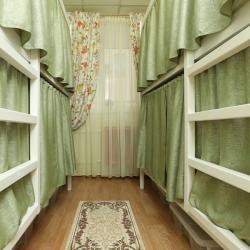 Кровать в 4-местном общем номере (общие удобства) (с завтраком)
