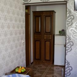 3-местный 1-комнатный номер комфорт улучшенный с 1 односпальной и 1 двуспальной кроватью