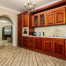 3-комнатные апартаменты люкс Цветочная 35 с 1 двуспальной кроватью