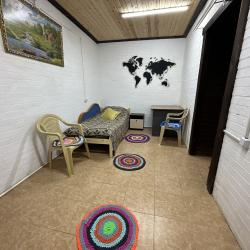 Номер люкс комфорт с 1 односпальной и 1 двуспальной кроватью