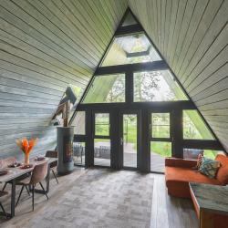 Коттедж №15 A-Frame (с террасой, кондиционером и камином без купели)
