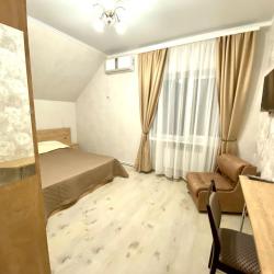 Комната эконом с 1 двуспальной кроватью (общие удобства)