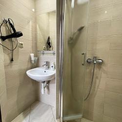 VeryHotel — fc579fe8dd2a839be9c3cc3fcea9c194
