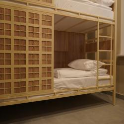 Кровать в 10-местном общем женском номере №317