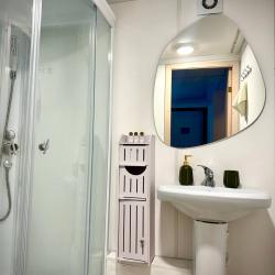 Домик с панорамным видом на озеро №6