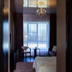 Номер люкс улучшенный с 1 двуспальной кроватью