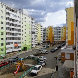 2-комнатные апартаменты улучшенные 22 микрорайон, д. 43 (3 этаж, вид на Ленинградский пр-т)