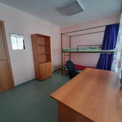 Кровать в 4-местном общем мужском номере