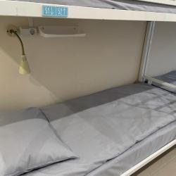 Кровать в 8-местном общем номере