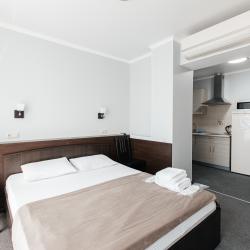 VeryHotel — fd209d8aed83fded78f65156734bd534