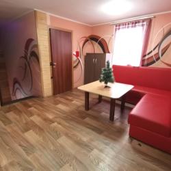 Коттедж в красном стиле