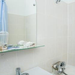 Номер стандарт улучшенный с 1 двуспальной кроватью