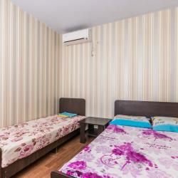 Комната эконом с 1 односпальной и 1 двуспальной кроватью