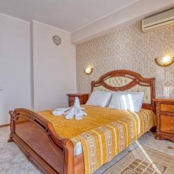 Номер люкс с 1 двуспальной кроватью