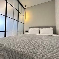 Фото Отель Smile Apartments (Смайл Апартментс) на улице Соколова 68/118c1
