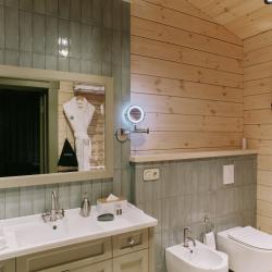 Шале Фэмили