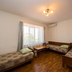 1-комнатные апартаменты стандарт с 2 односпальными и 1 двуспальной кроватью