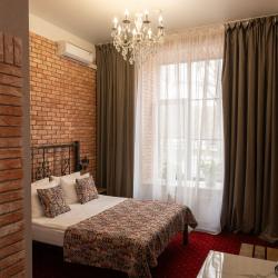 Номер стандарт с 1 двуспальной кроватью