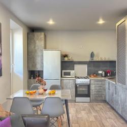 Фото Отель Harmonia Apartments (Гармония Апартментс) на улице Клементины Черчелль 5
