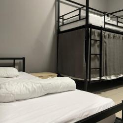 Кровать в 4-местном общем мужском номере