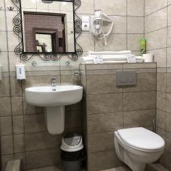 Номер стандарт с 1 двуспальной кроватью (мансарда)