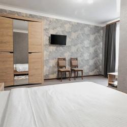 Номер стандарт с 1 двуспальной кроватью