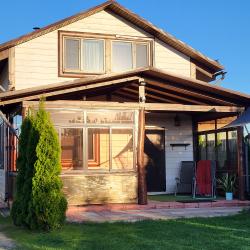 2-комнатный коттедж премиум с 3 односпальными и 1 двуспальной кроватью (мансарда)