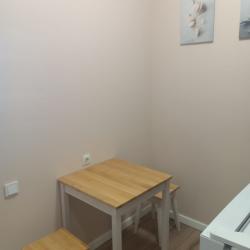 1-комнатные апартаменты улучшенные Серая квартира-студия с одной большой кроватью