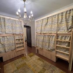 Кровать в 6-местном общем номере