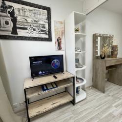 Номер полулюкс с 1 односпальной и 1 двуспальной кроватью №25