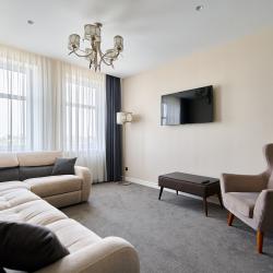 Номер люкс с 1 двуспальной кроватью