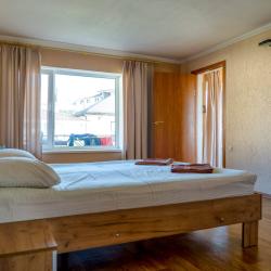 Номер улучшенный семейный с 1 двуспальной кроватью