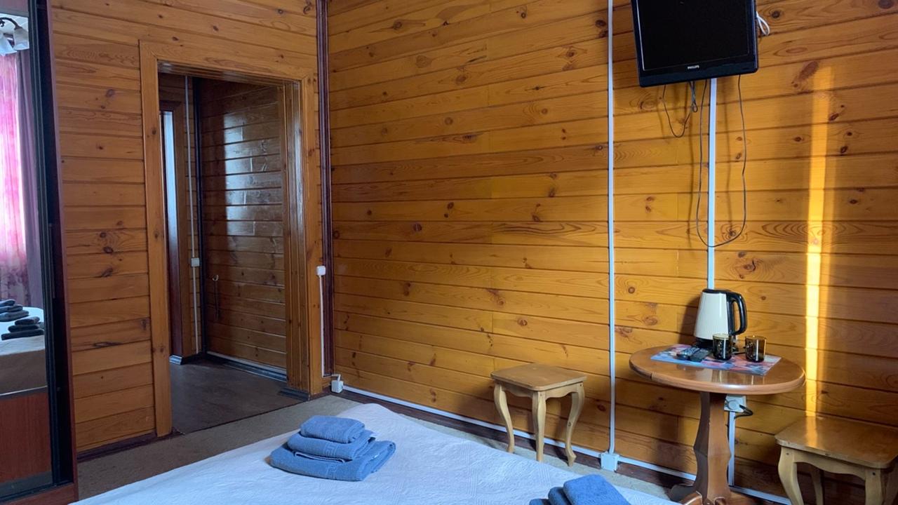 Номер стандарт с 1 двуспальной кроватью (с завтраком) 2