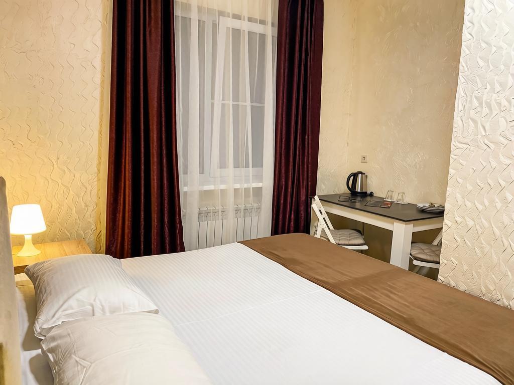 Номер эконом с 1 двуспальной кроватью (без окна) 3