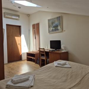 Photo 4