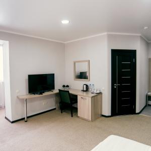 Photo 3