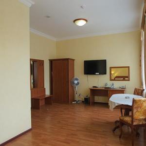 Photo 4