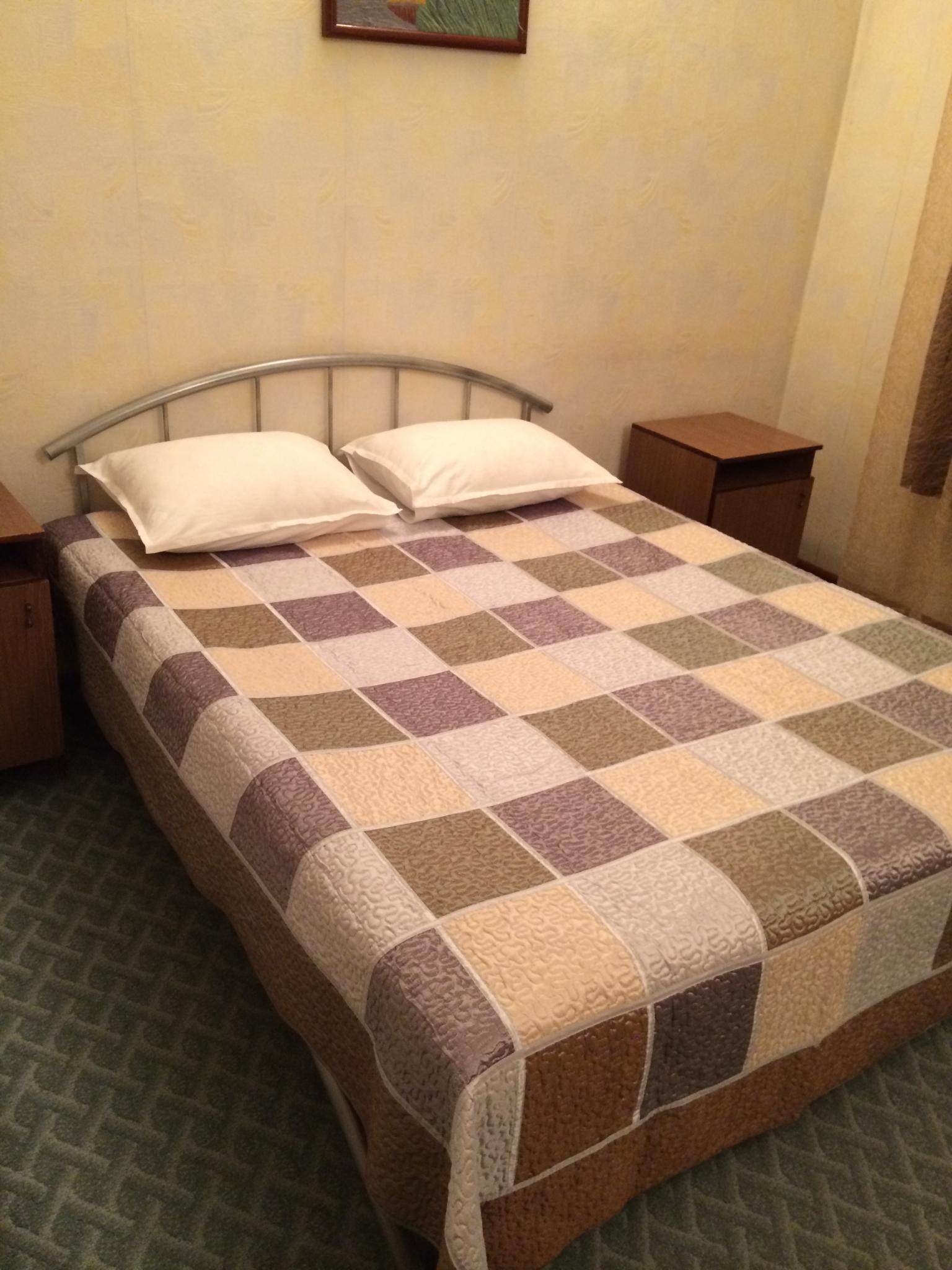 Номер стандарт с 1 двуспальной кроватью 3