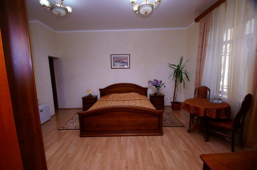 Лира - 14