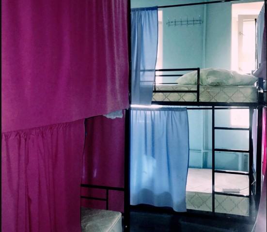 Кровать в общем номере с 3-двухъярусными кроватями 12м²