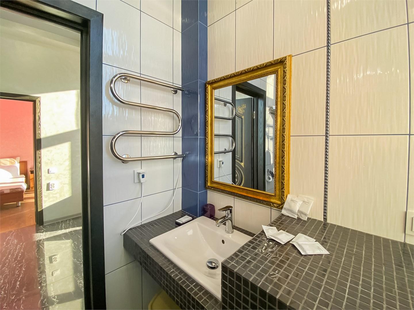 ART HOUSE HOTEL (Арт Хаус) - 6