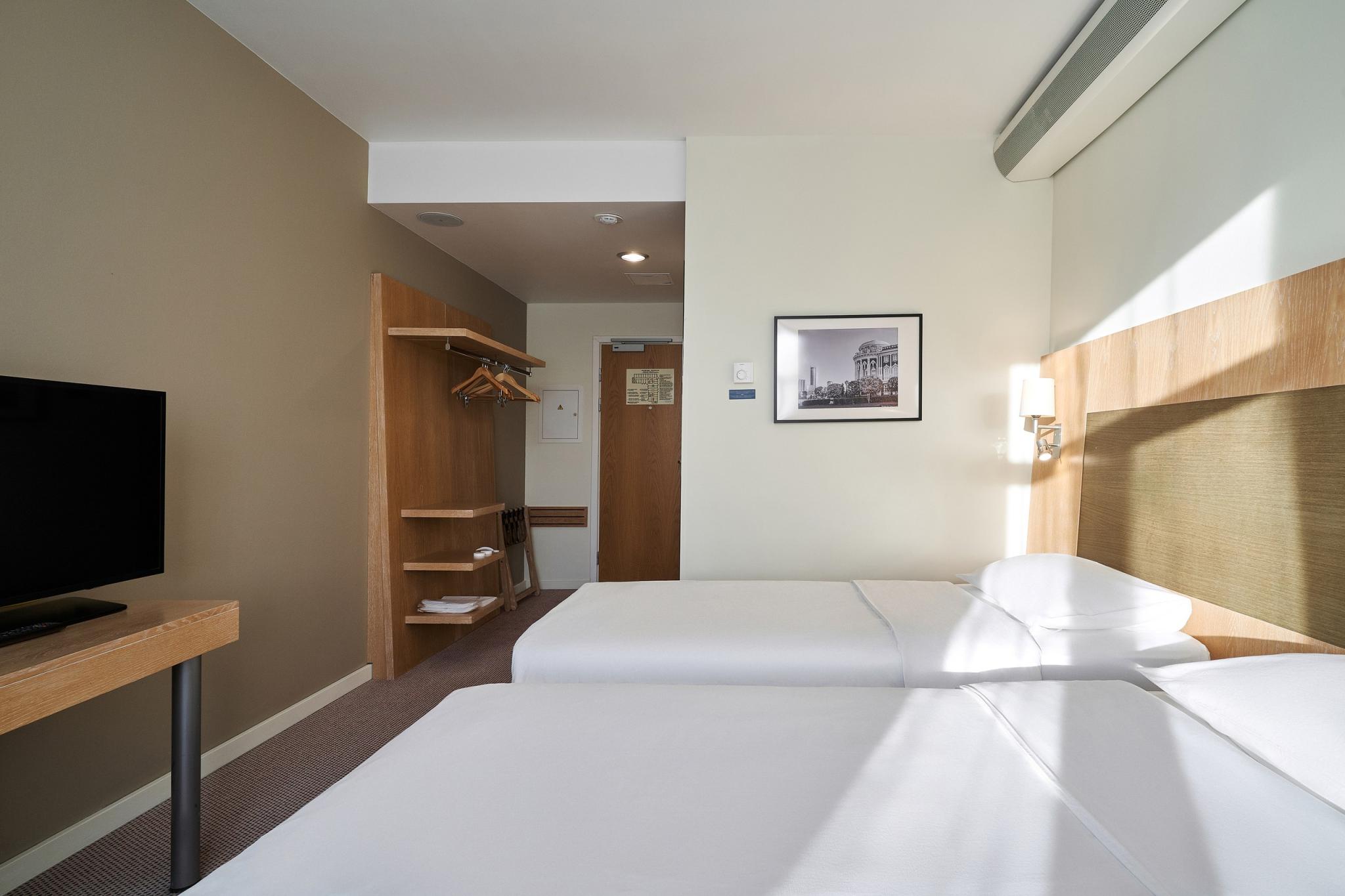 Космос Екатеринбург Отель (Cosmos Ekaterinburg Hotel) - 19