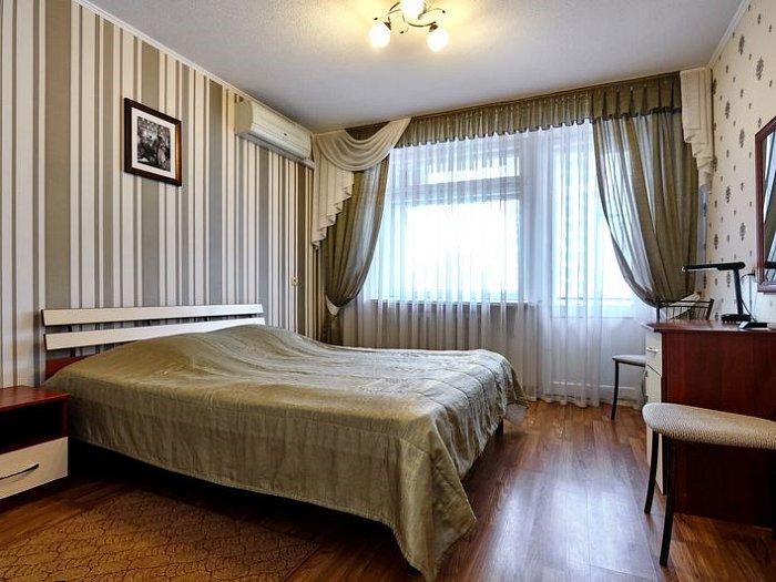 Номер стандарт с 1 двуспальной кроватью 2