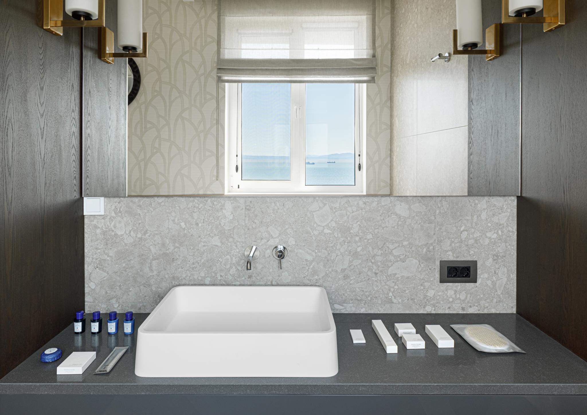 ROAR Boutique Hotel (РОАР Бутик отель) - 11