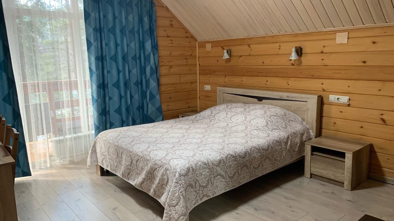 Стандарт с балконом (с завтраком)