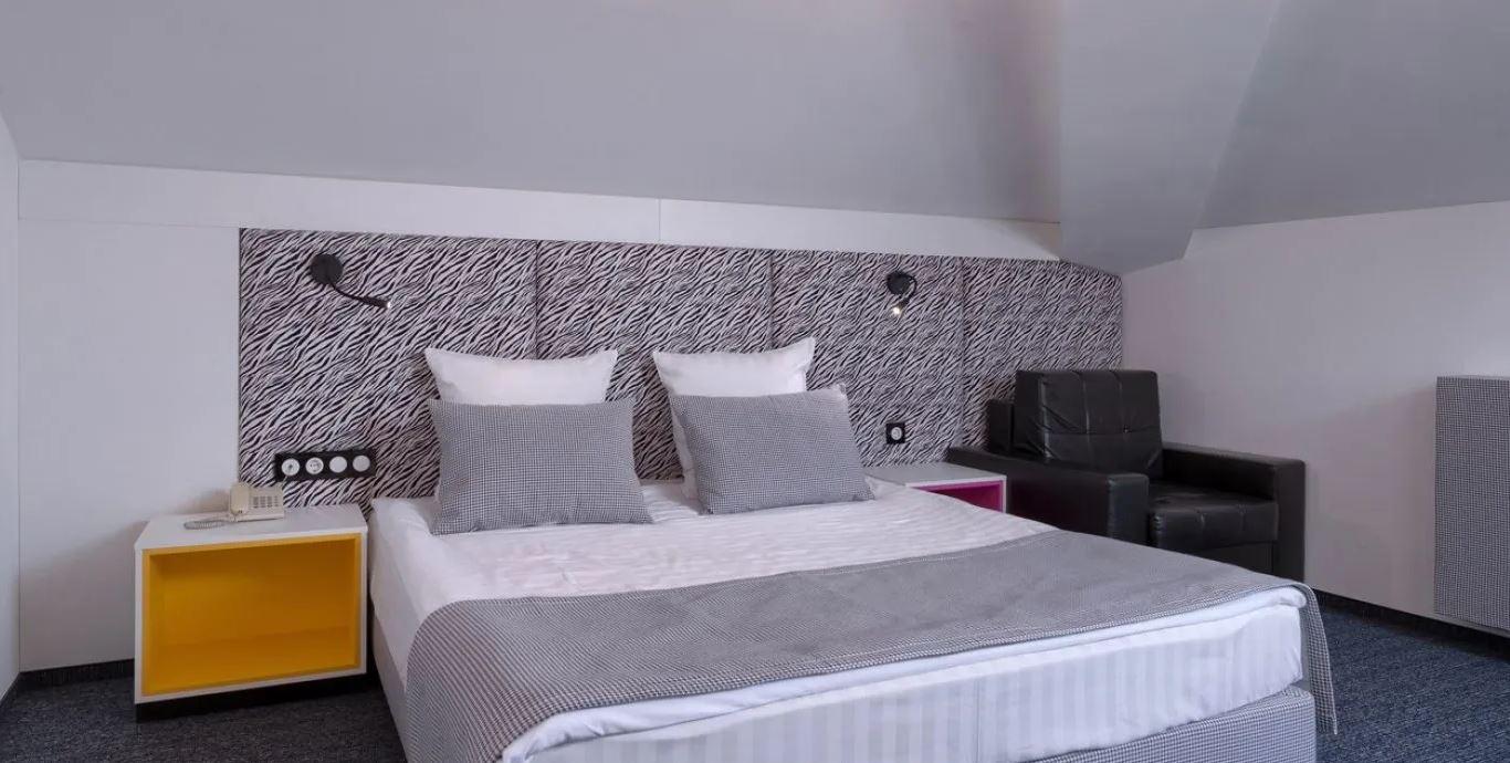 Loft White 2
