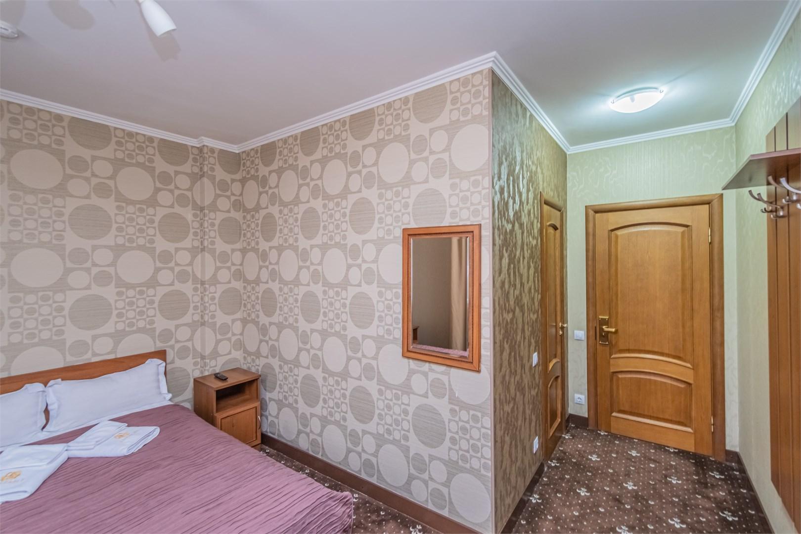 Номер стандарт с 1 двуспальной кроватью 3