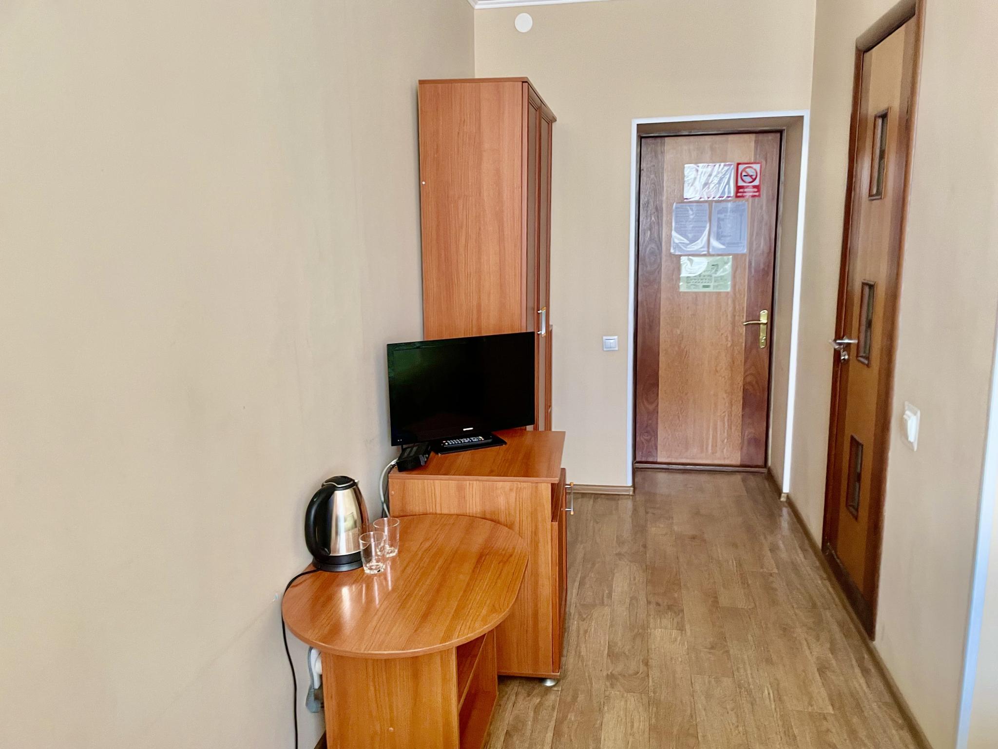 Двухместный номер стандарт с 1 двуспальной кроватью 3